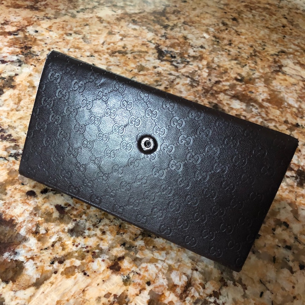 Authentic Gucci Case - Picture 4 of 4